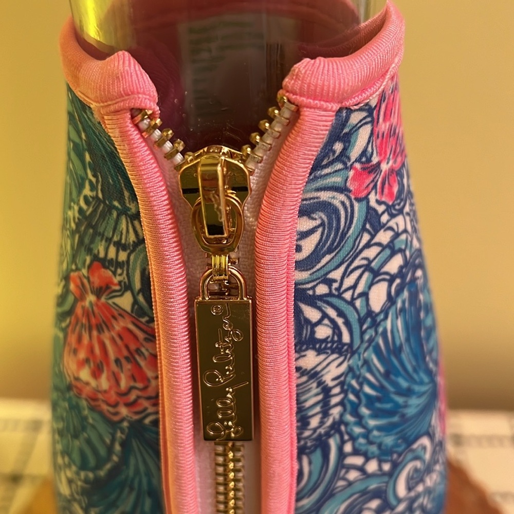 Lilly Pulitzer Beverage Carafe - Blue Haven / Raising Shell Pattern - Picture 2 of 13